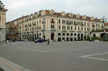 ... der Ort Cuneo - Region Piemont ...