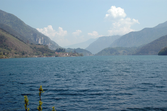 ... nach einer faszinierenden Auffahrt erreichen wir den Lago di Ledro ...