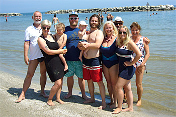 ... die Familie am Strand von Bellaria ...